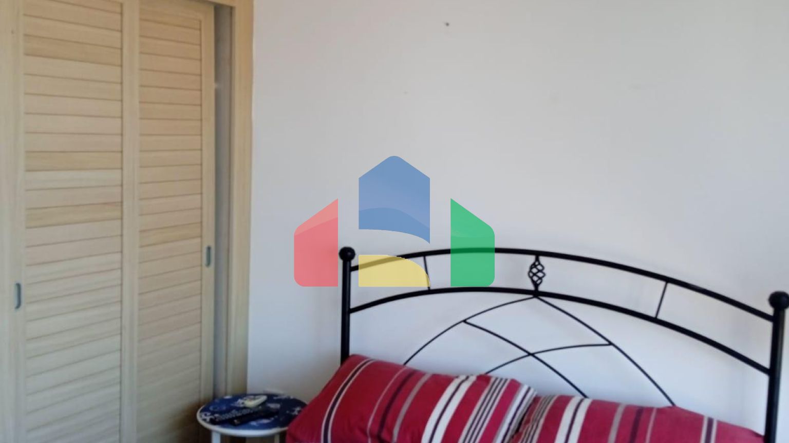 Готовая трехкомнатная квартира 65 м2 с террасой 35 м2 на первой береговой линии в Эсентепе