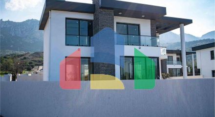 Вилла 4+1(310 м2) с бассейном в новом комплексе в 5 минутах от моря