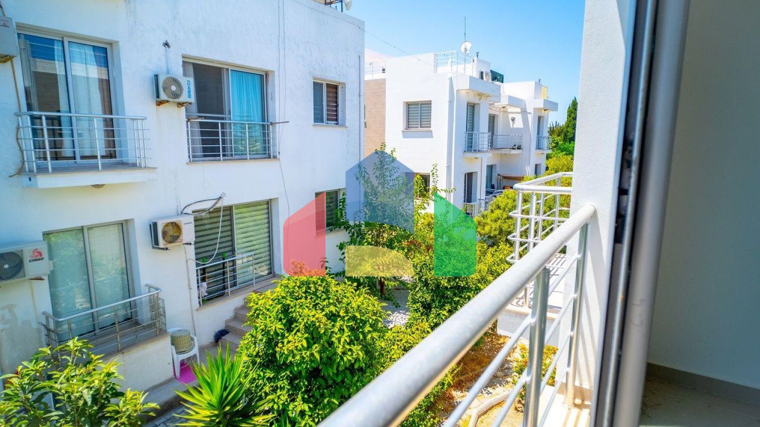 2-комнатные апартаменты-пентхаус 40 м2 с террасой в Алсанджаке