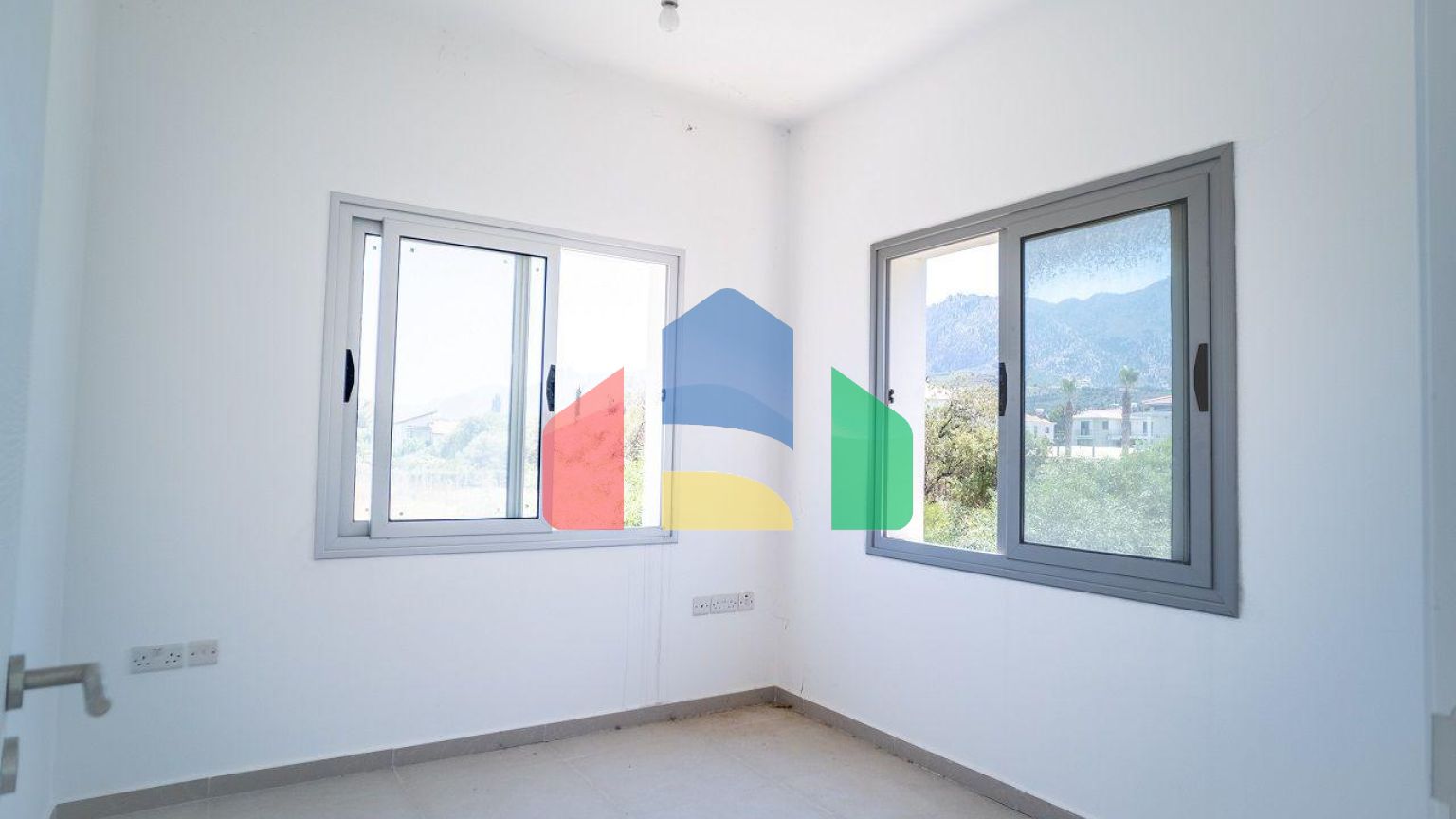 2-комнатные апартаменты-пентхаус 40 м2 с террасой в Алсанджаке