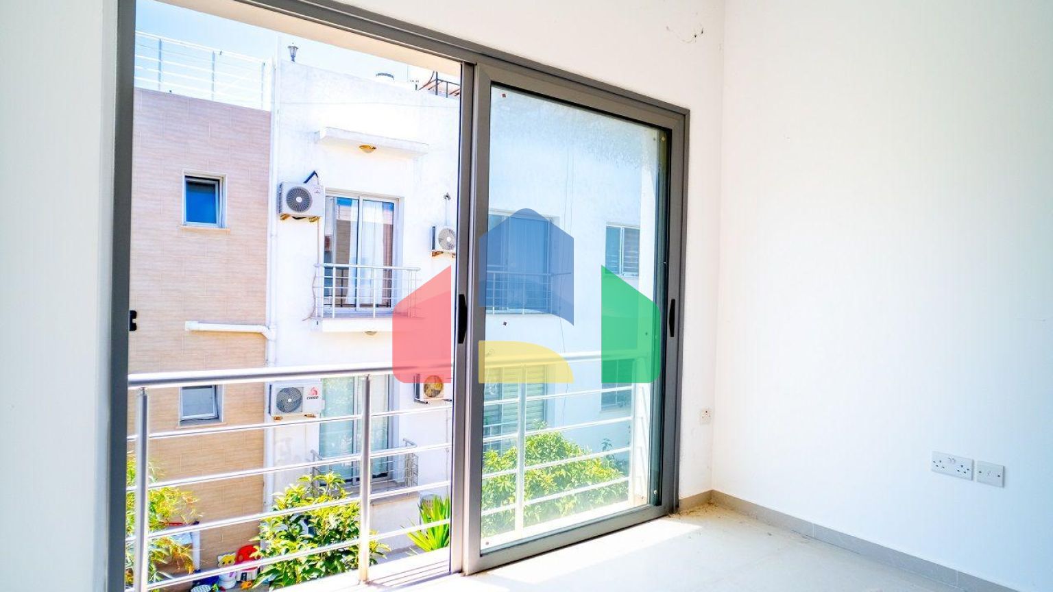 2-комнатные апартаменты-пентхаус 40 м2 с террасой в Алсанджаке