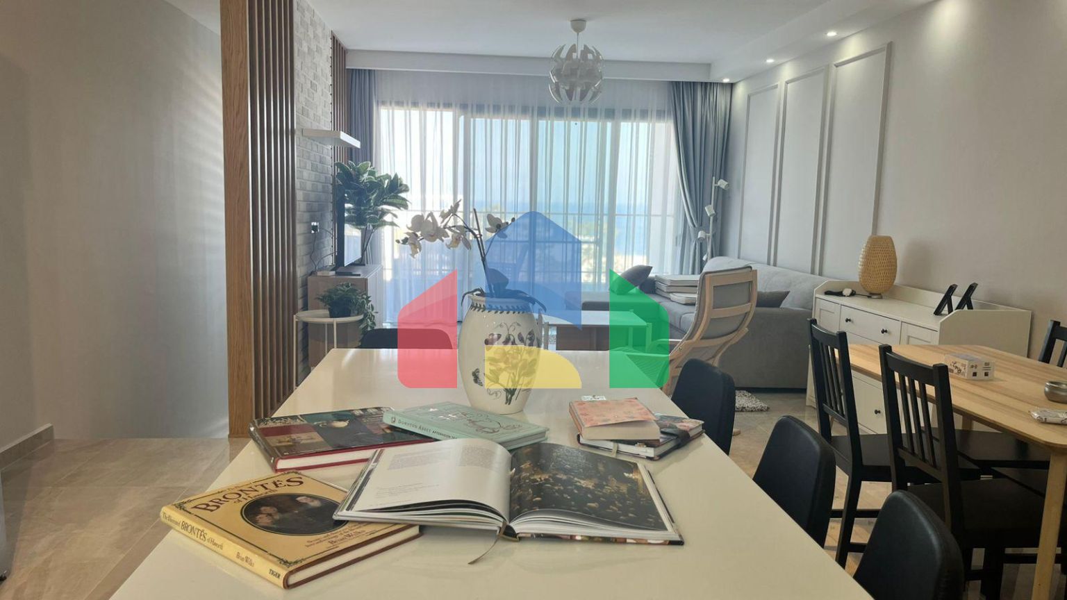 Двухэтажные апартаменты 2+1 (108 м2 ) в красивом комплексе в Эсентепе