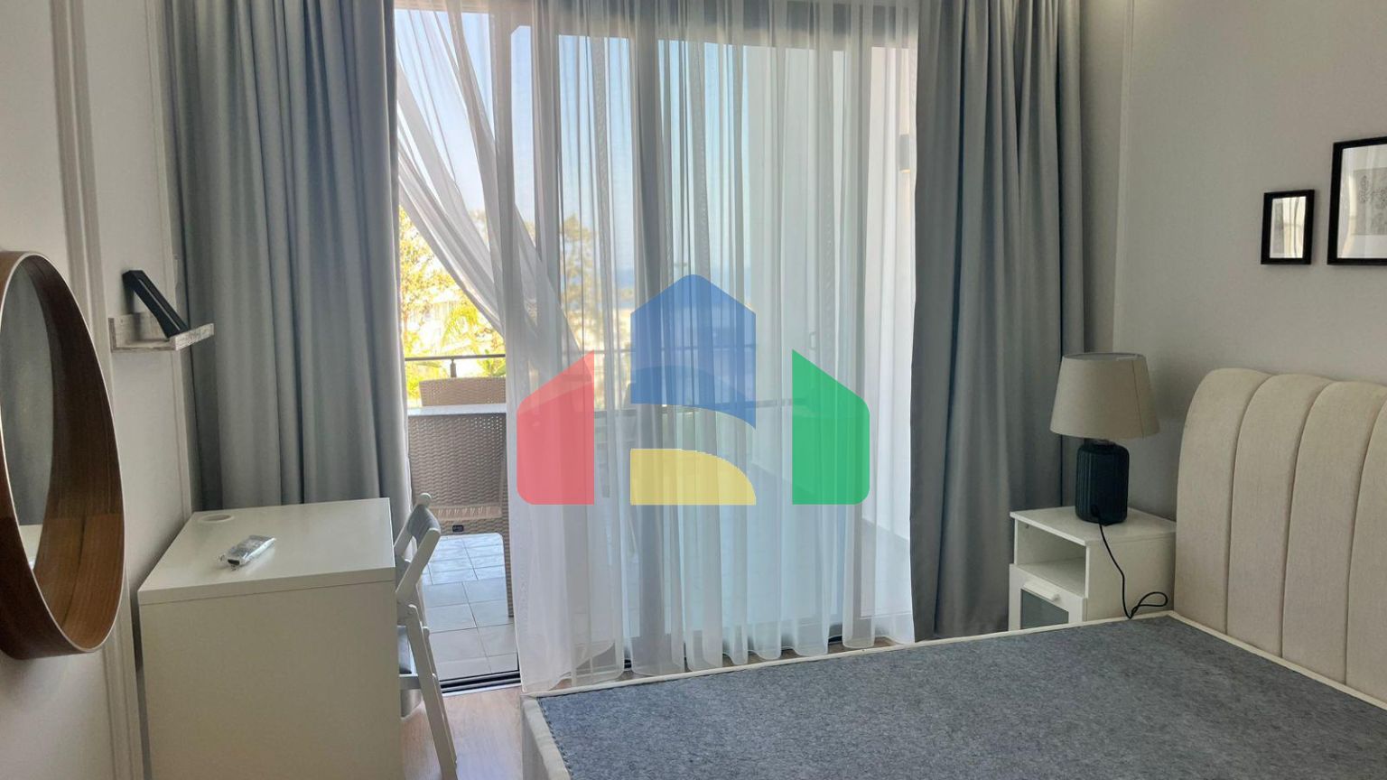 Двухэтажные апартаменты 2+1 (108 м2 ) в красивом комплексе в Эсентепе