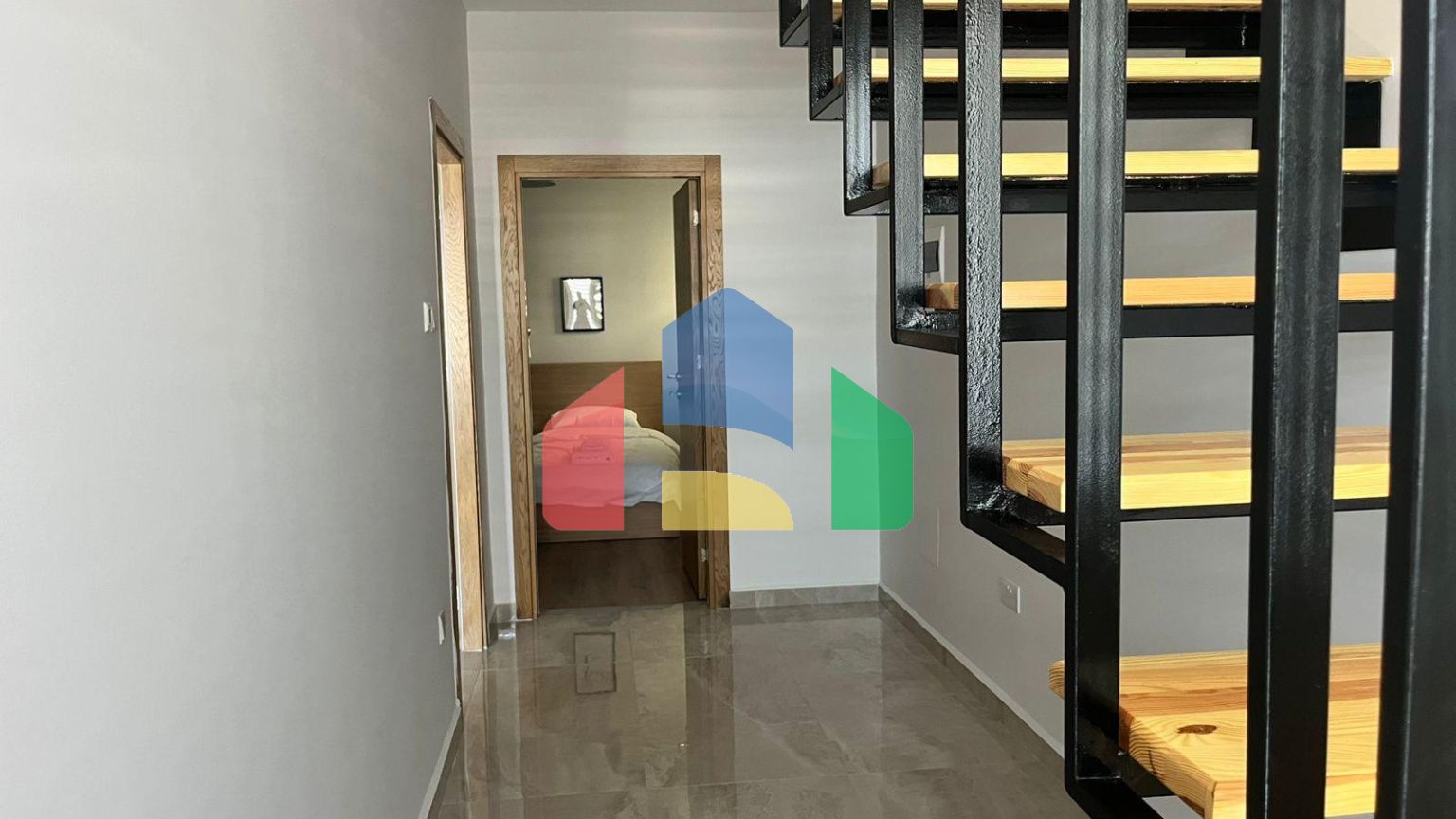 Двухэтажные апартаменты 2+1 (108 м2 ) в красивом комплексе в Эсентепе