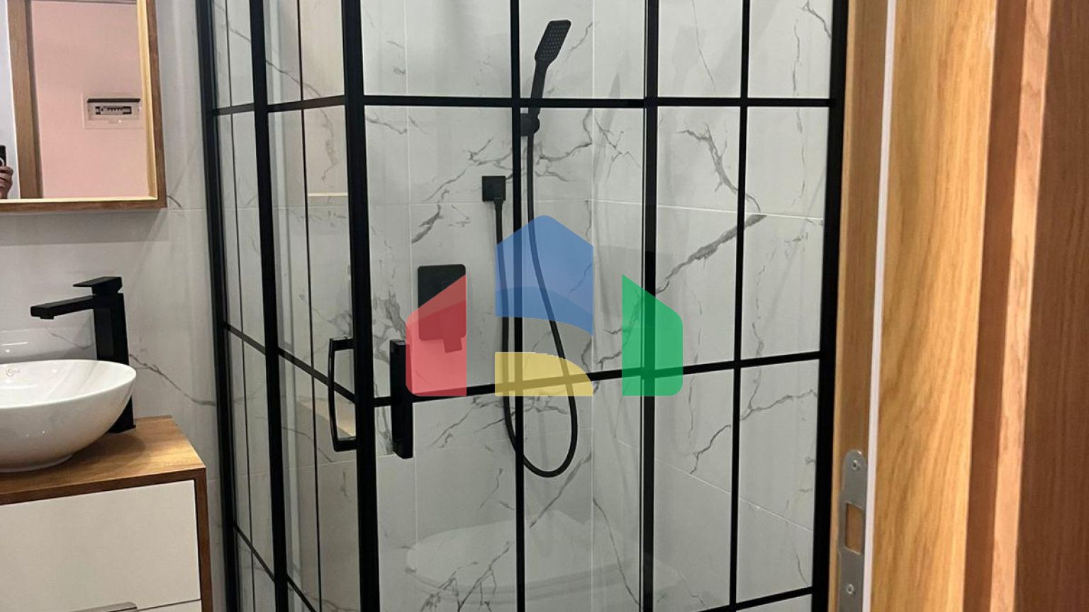 Двухэтажные апартаменты 2+1 (108 м2 ) в красивом комплексе в Эсентепе