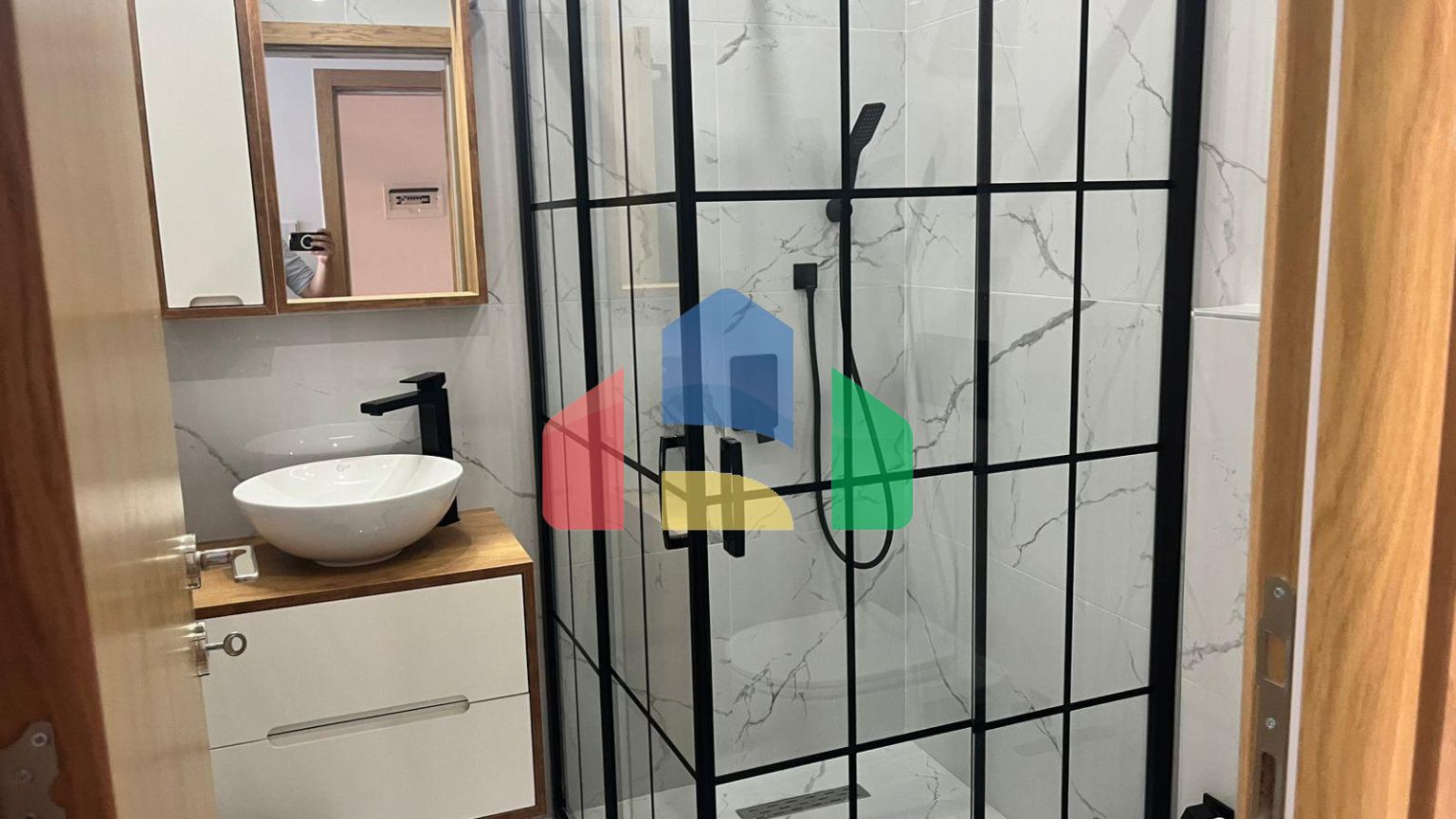 Двухэтажные апартаменты 2+1 (108 м2 ) в красивом комплексе в Эсентепе