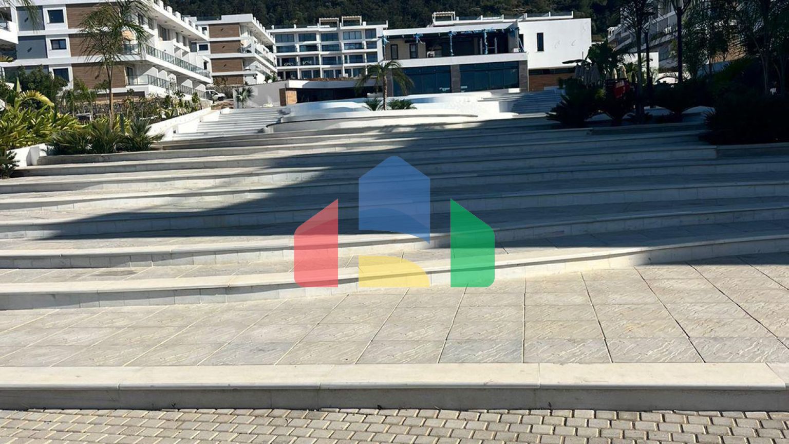 Двухэтажные апартаменты 2+1 (108 м2 ) в красивом комплексе в Эсентепе