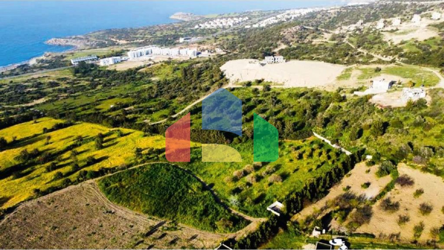 Четырехкомнатная вилла 200 м2 в новом комплексе в Эсентепе