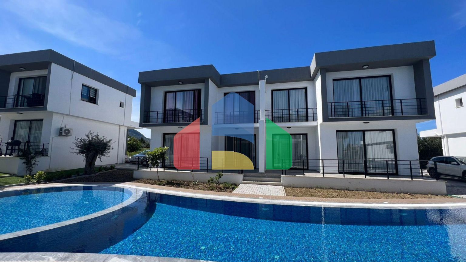 4-комнатная вилла 140 м2 с мебелью и техникой в Лапте