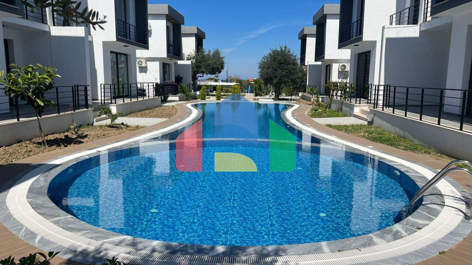 4-комнатная вилла 140 м2 с мебелью и техникой в Лапте