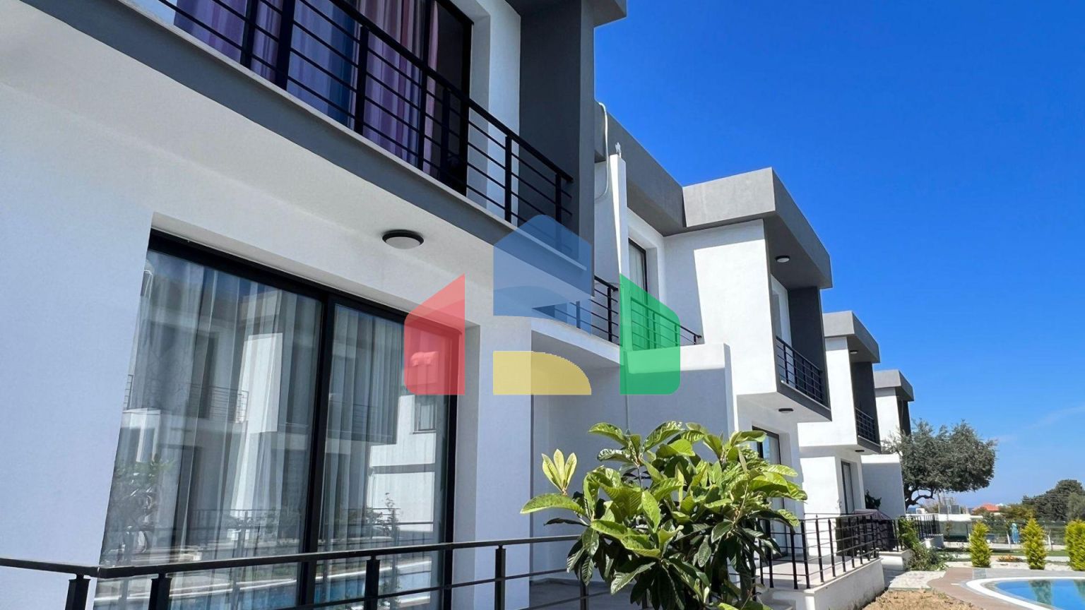 4-комнатная вилла 140 м2 с мебелью и техникой в Лапте