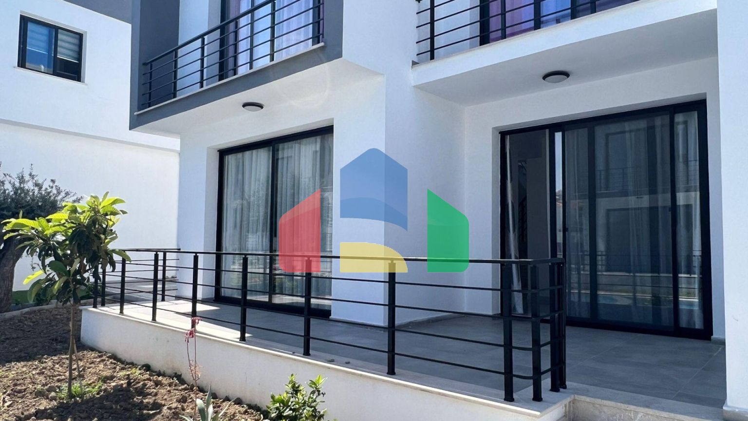 4-комнатная вилла 140 м2 с мебелью и техникой в Лапте