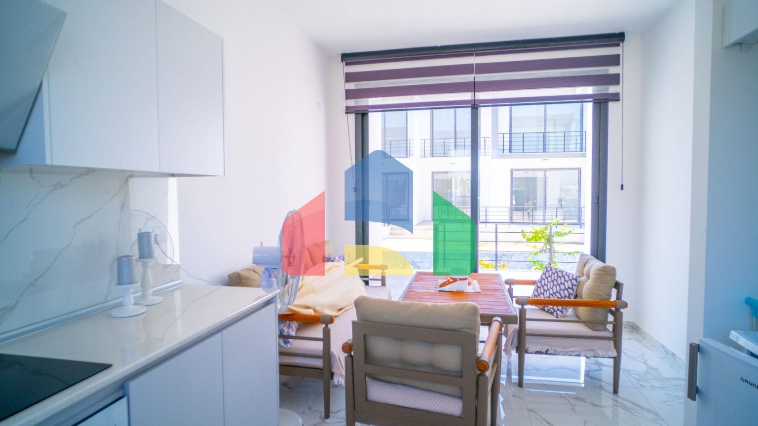 4-комнатная вилла 140 м2 с мебелью и техникой в Лапте