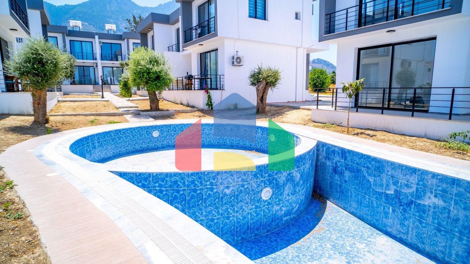 4-комнатная вилла 140 м2 с мебелью и техникой в Лапте