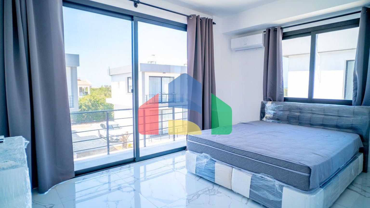 4-комнатная вилла 140 м2 с мебелью и техникой в Лапте