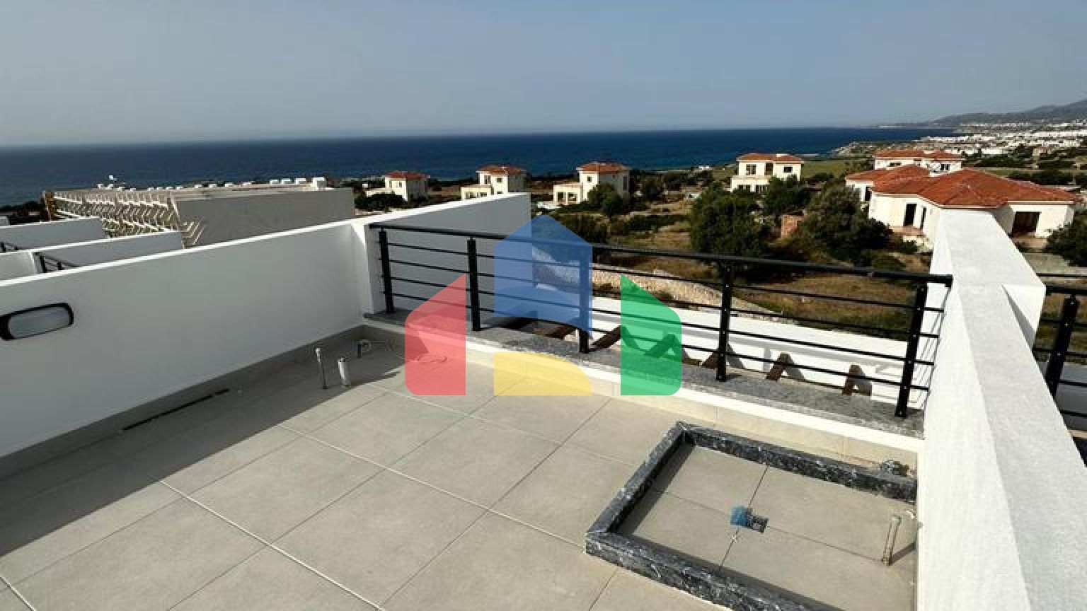 Студия 35 м2 с приватной террасой на крыше 35 м2 и балкон 8,5 м2 в уютном комплексе в Эсентепе