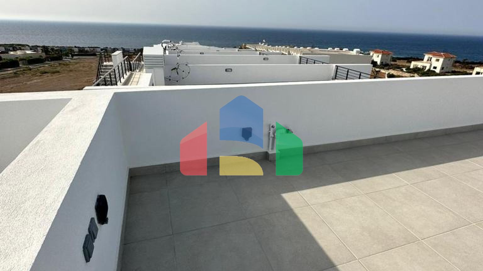 Студия 35 м2 с приватной террасой на крыше 35 м2 и балкон 8,5 м2 в уютном комплексе в Эсентепе