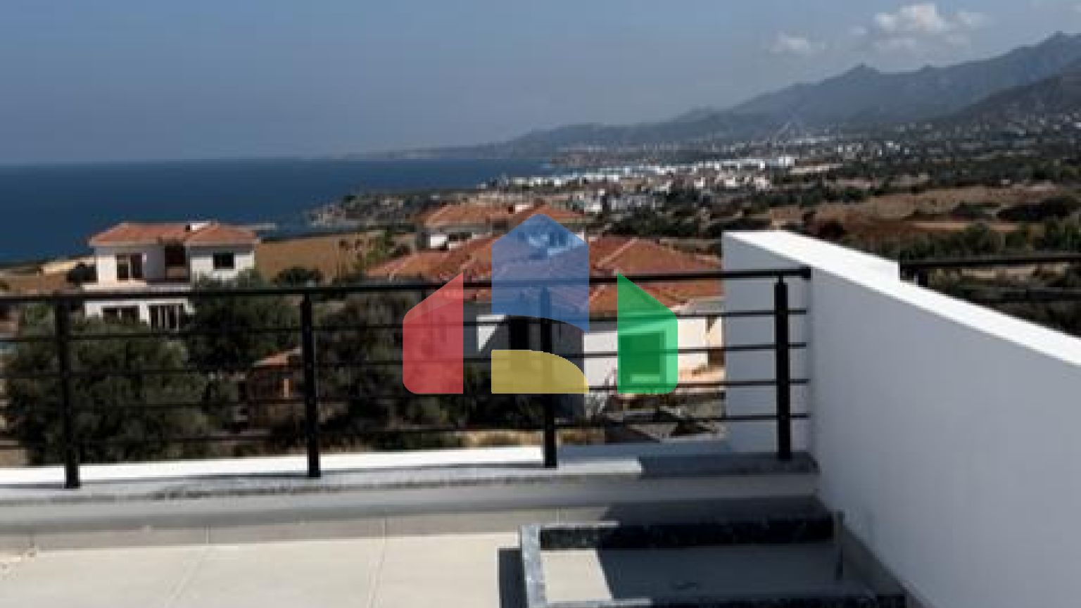 Студия 35 м2 с приватной террасой на крыше 35 м2 и балкон 8,5 м2 в уютном комплексе в Эсентепе