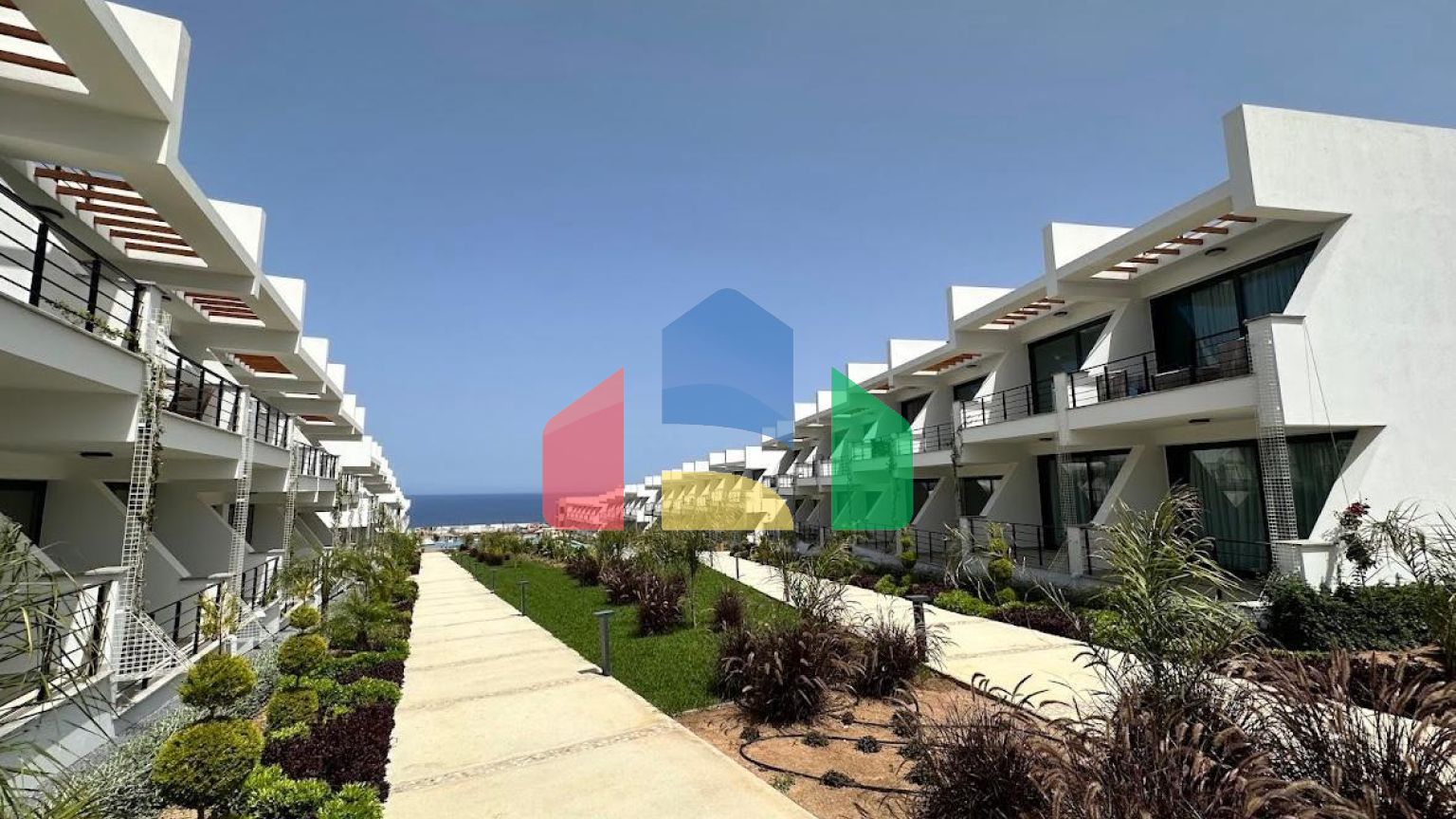 Студия 35 м2 с приватной террасой на крыше 35 м2 и балкон 8,5 м2 в уютном комплексе в Эсентепе