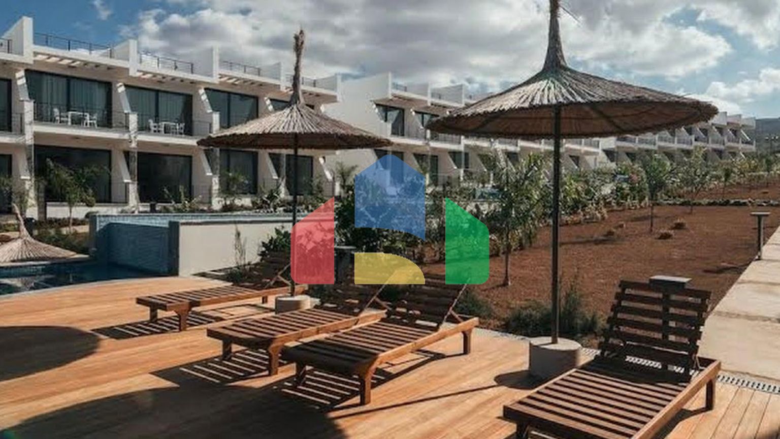 Студия 35 м2 с приватной террасой на крыше 35 м2 и балкон 8,5 м2 в уютном комплексе в Эсентепе