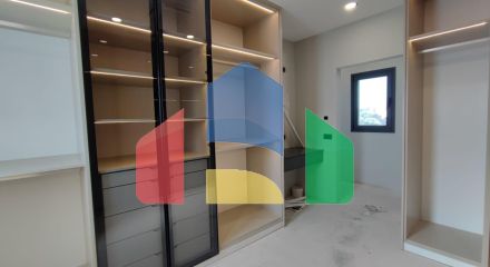 Роскошная вилла 4+1 (440 м2) с большим бассейном в живописном районе Кирении