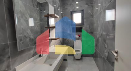 Роскошная вилла 4+1 (440 м2) с большим бассейном в живописном районе Кирении