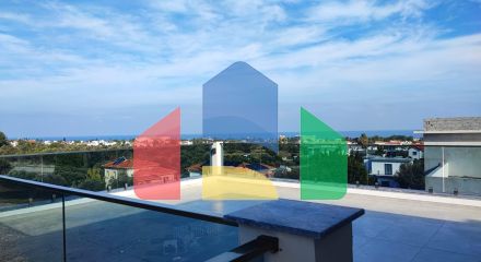 Роскошная вилла 4+1 (440 м2) с большим бассейном в живописном районе Кирении