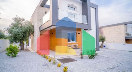 Новая комфортная вилла 4+1 (200 м2) с частным бассейном