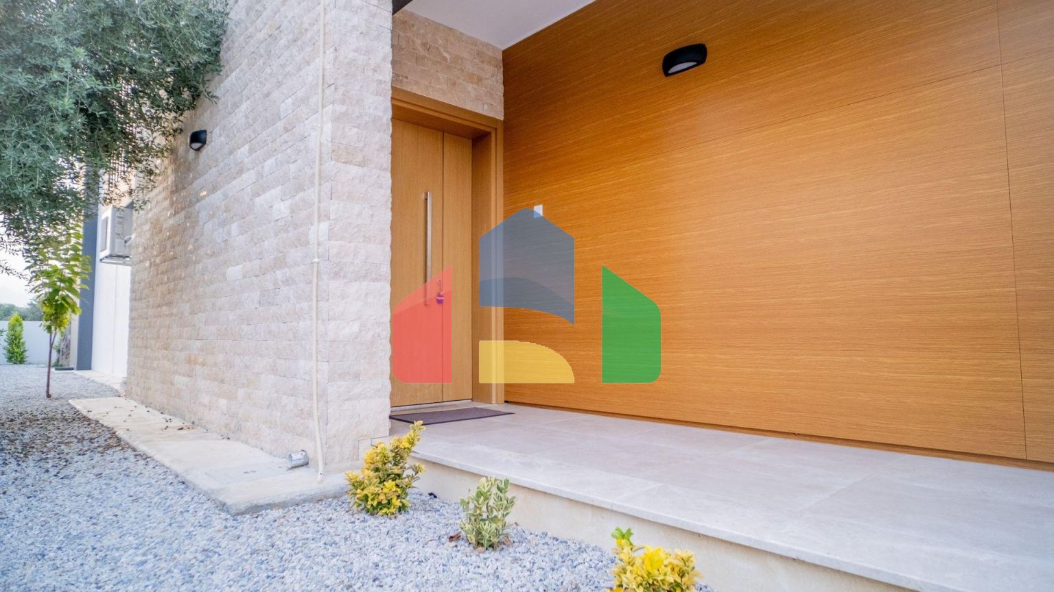 Новая комфортная вилла 4+1 (200 м2) с частным бассейном