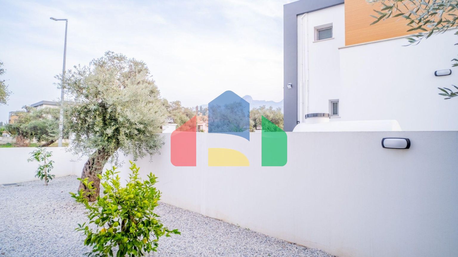 Новая комфортная вилла 4+1 (200 м2) с частным бассейном