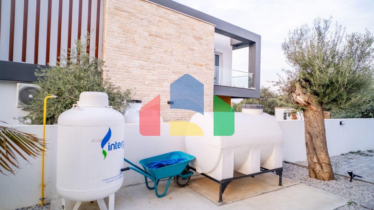 Новая комфортная вилла 4+1 (200 м2) с частным бассейном