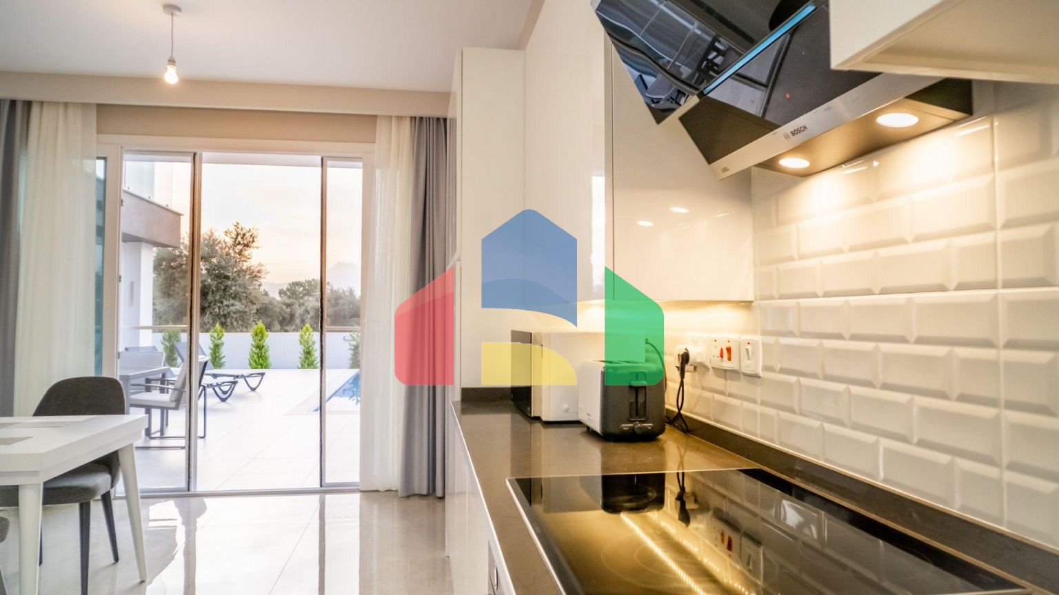 Новая комфортная вилла 4+1 (200 м2) с частным бассейном