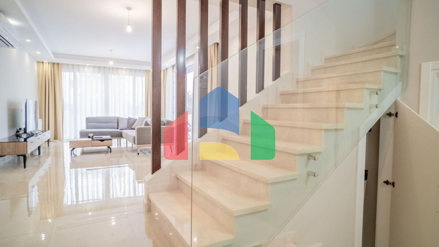 Новая комфортная вилла 4+1 (200 м2) с частным бассейном