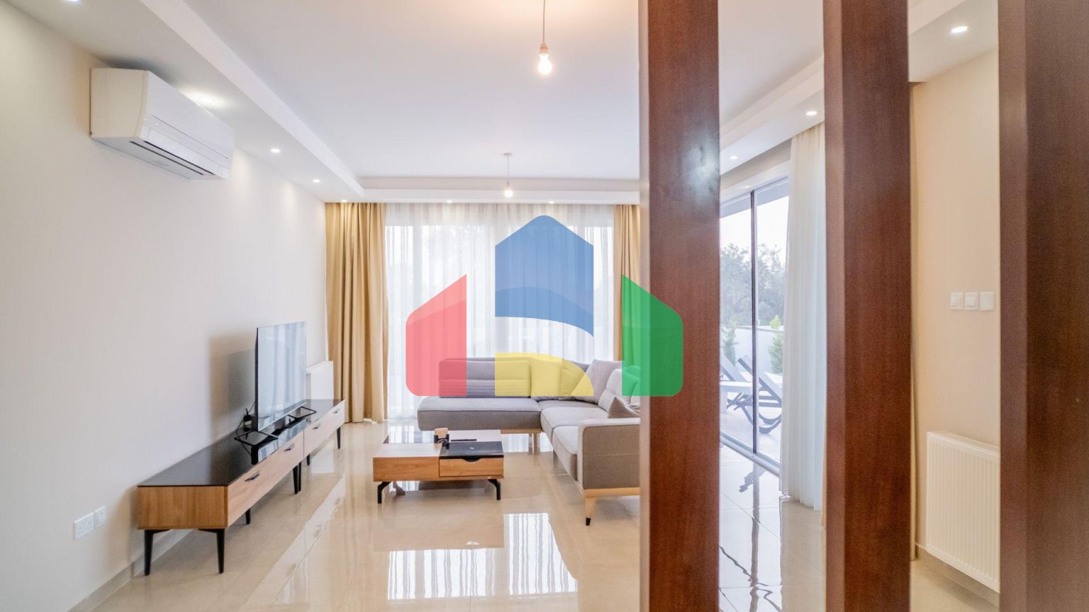 Новая комфортная вилла 4+1 (200 м2) с частным бассейном