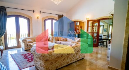 Роскошная вилла 3+1 (220 м2) с большим участком земли и бассейном в Алсанджаке