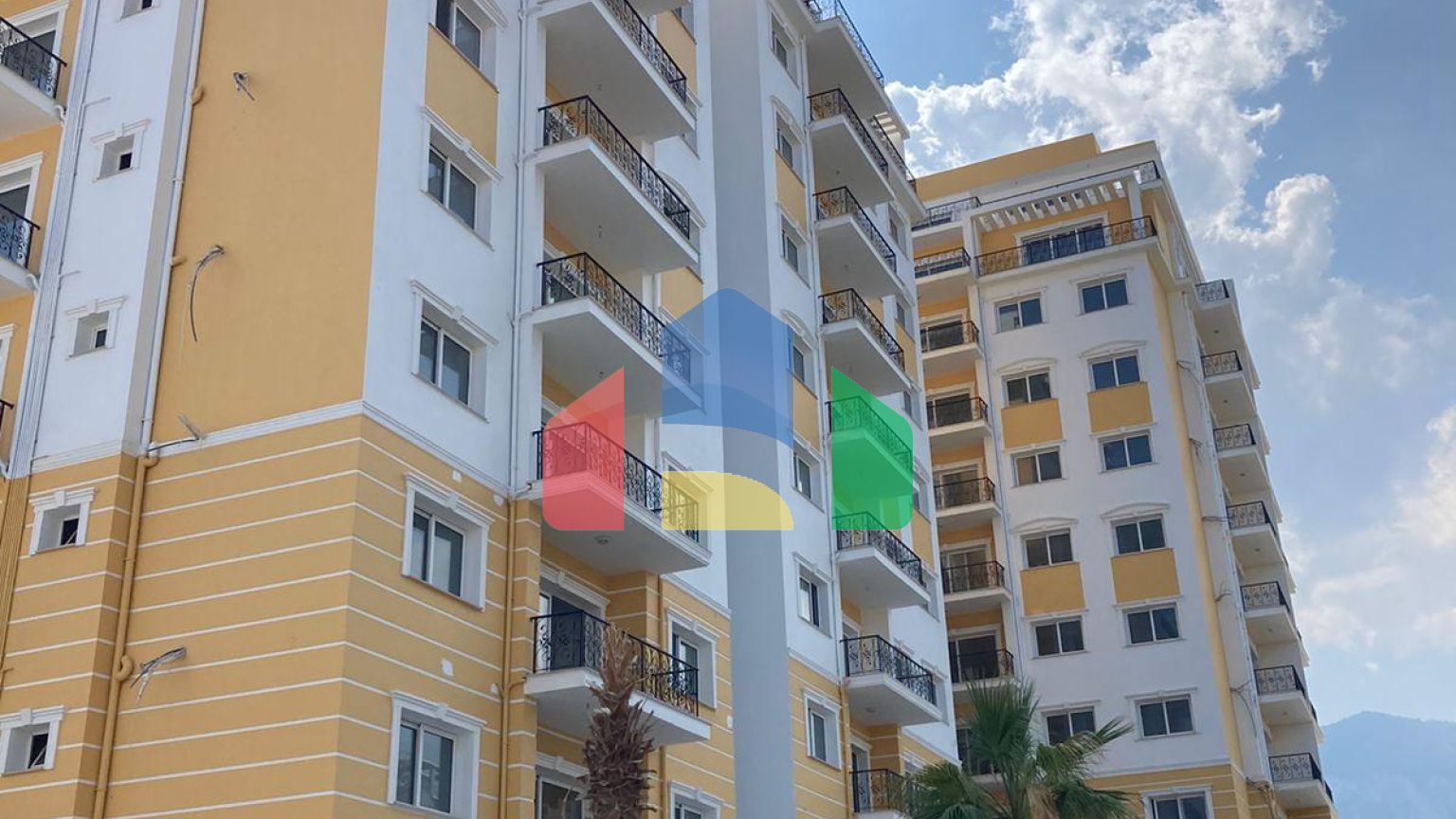 Трехкомнатная квартира 80 м2 в Кирении