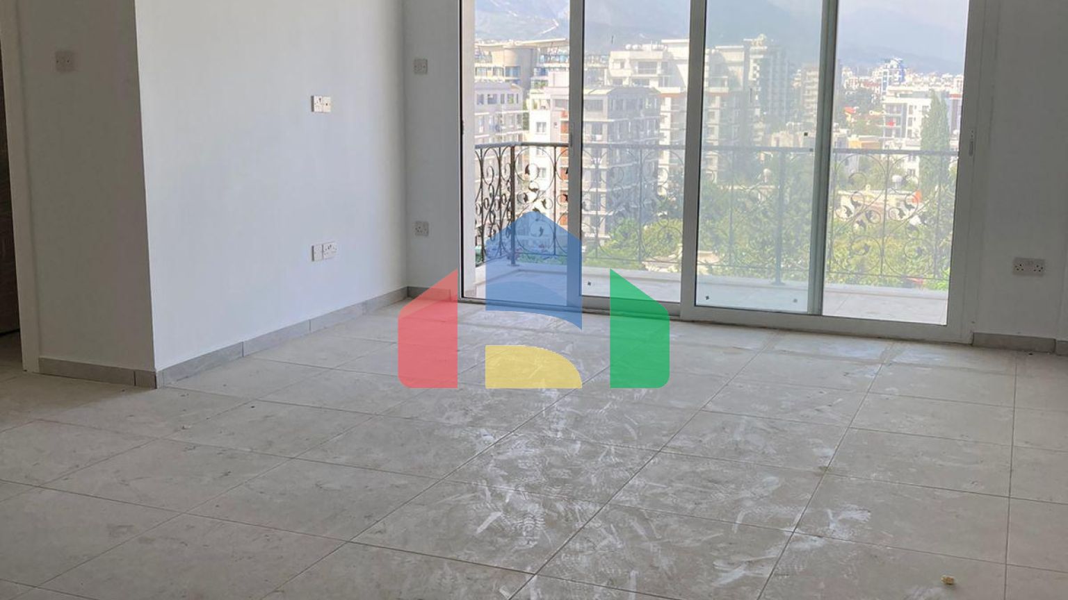 Трехкомнатная квартира 80 м2 в Кирении