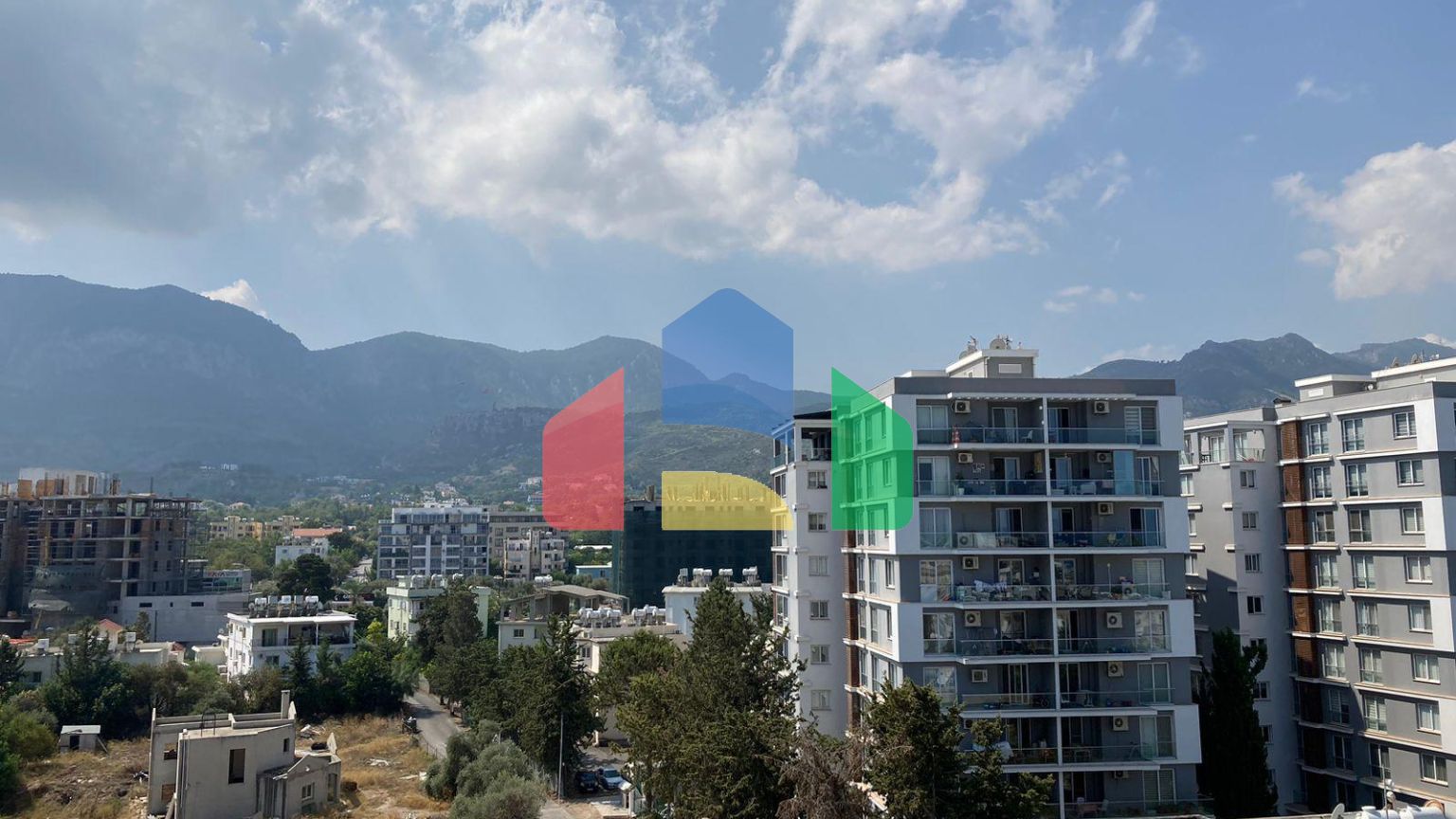 Трехкомнатная квартира 80 м2 в Кирении