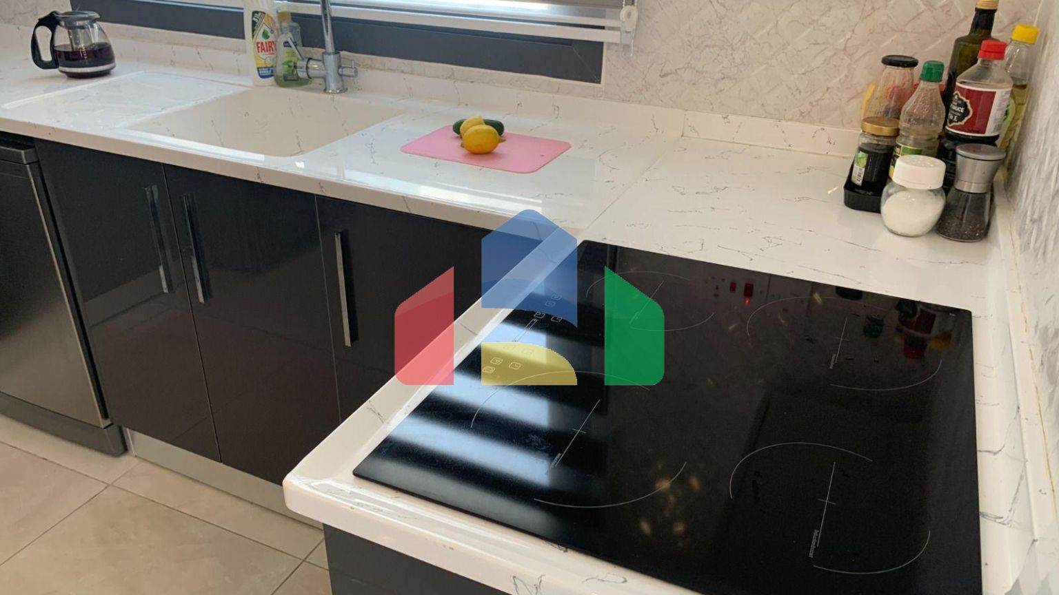 Трехкомнатная квартира 81 м2 в уютном комплексе с бассейном в Алсанджаке