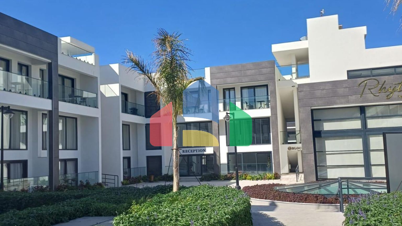 Студия Penthouse 38 м2 с балконом и террасой в красивом комплексе в Каршияке