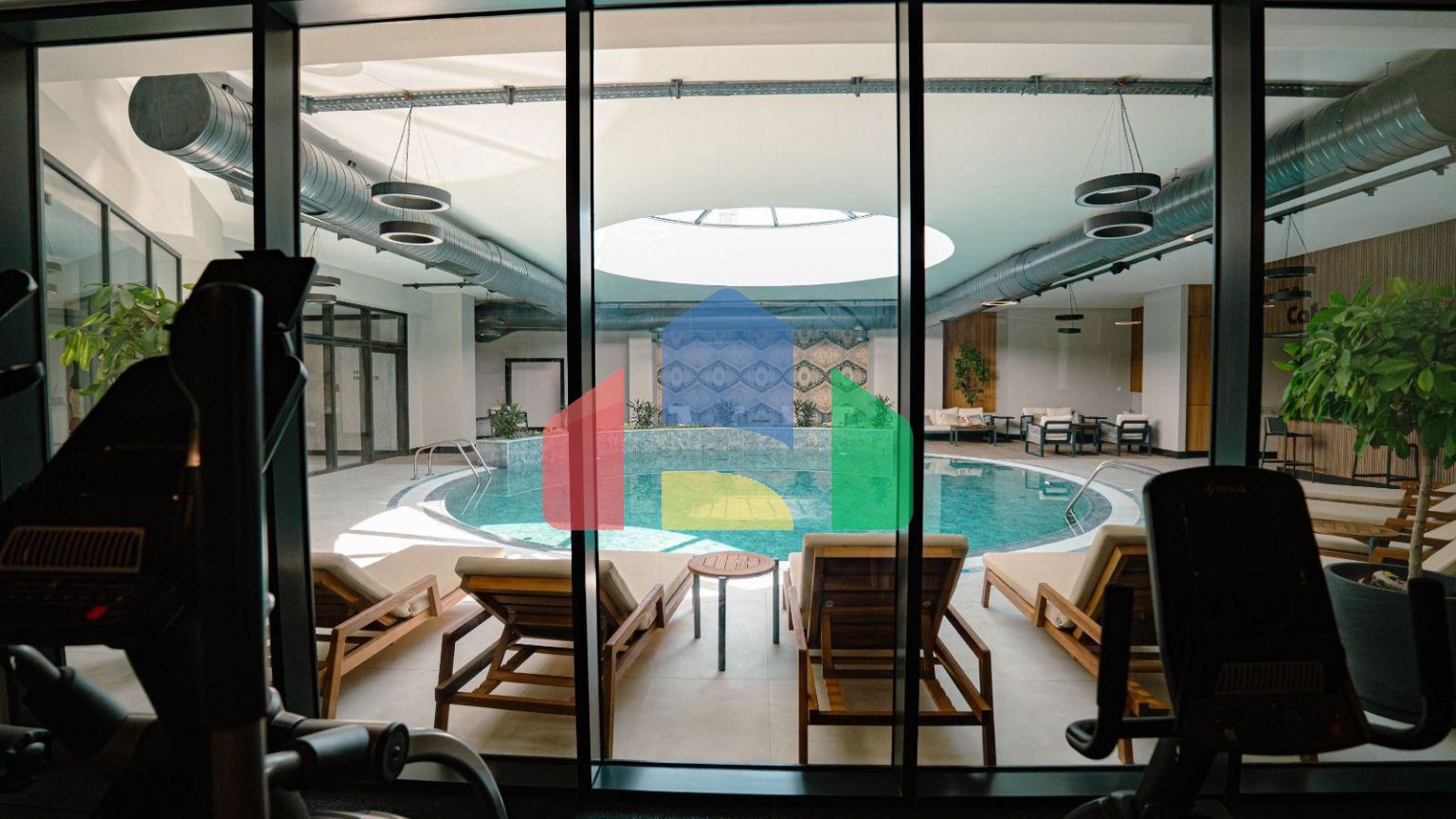 Студия Penthouse 38 м2 с балконом и террасой в красивом комплексе в Каршияке