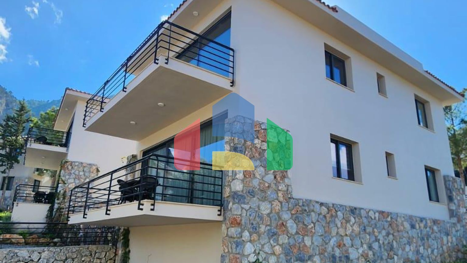 Трехкомнатная квартира 80 м2 с балконом в районе Илгаз