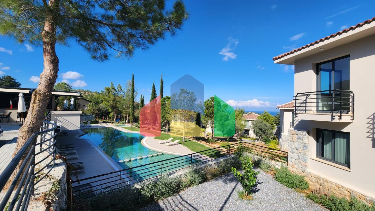 Трехкомнатная квартира 80 м2 с балконом в районе Илгаз