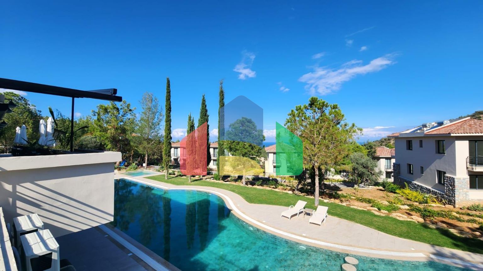 Трехкомнатная квартира 80 м2 с балконом в районе Илгаз