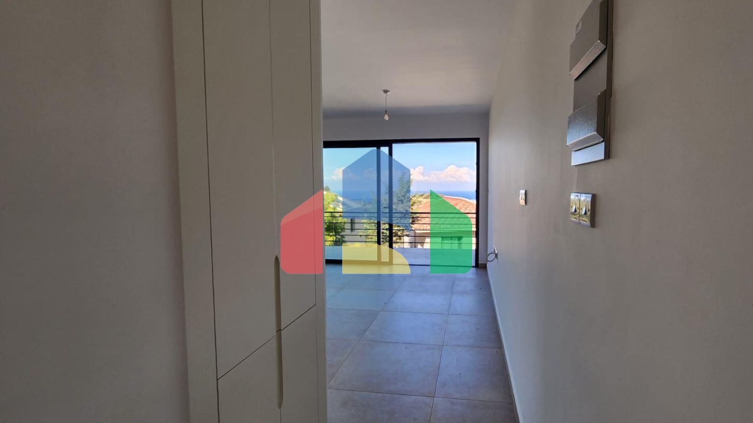 Трехкомнатная квартира 80 м2 с балконом в районе Илгаз