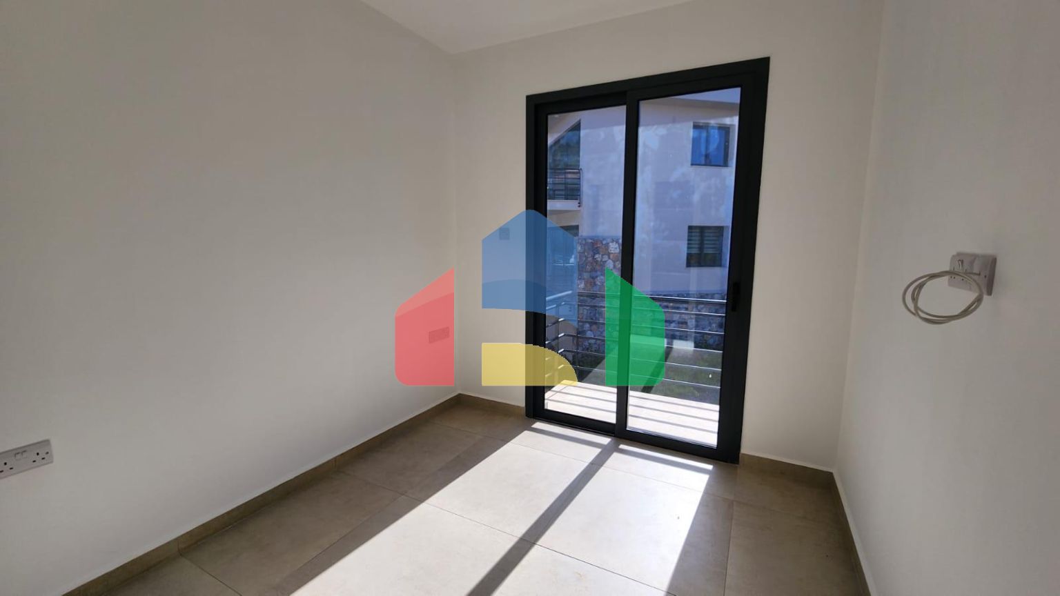 Трехкомнатная квартира 80 м2 с балконом в районе Илгаз