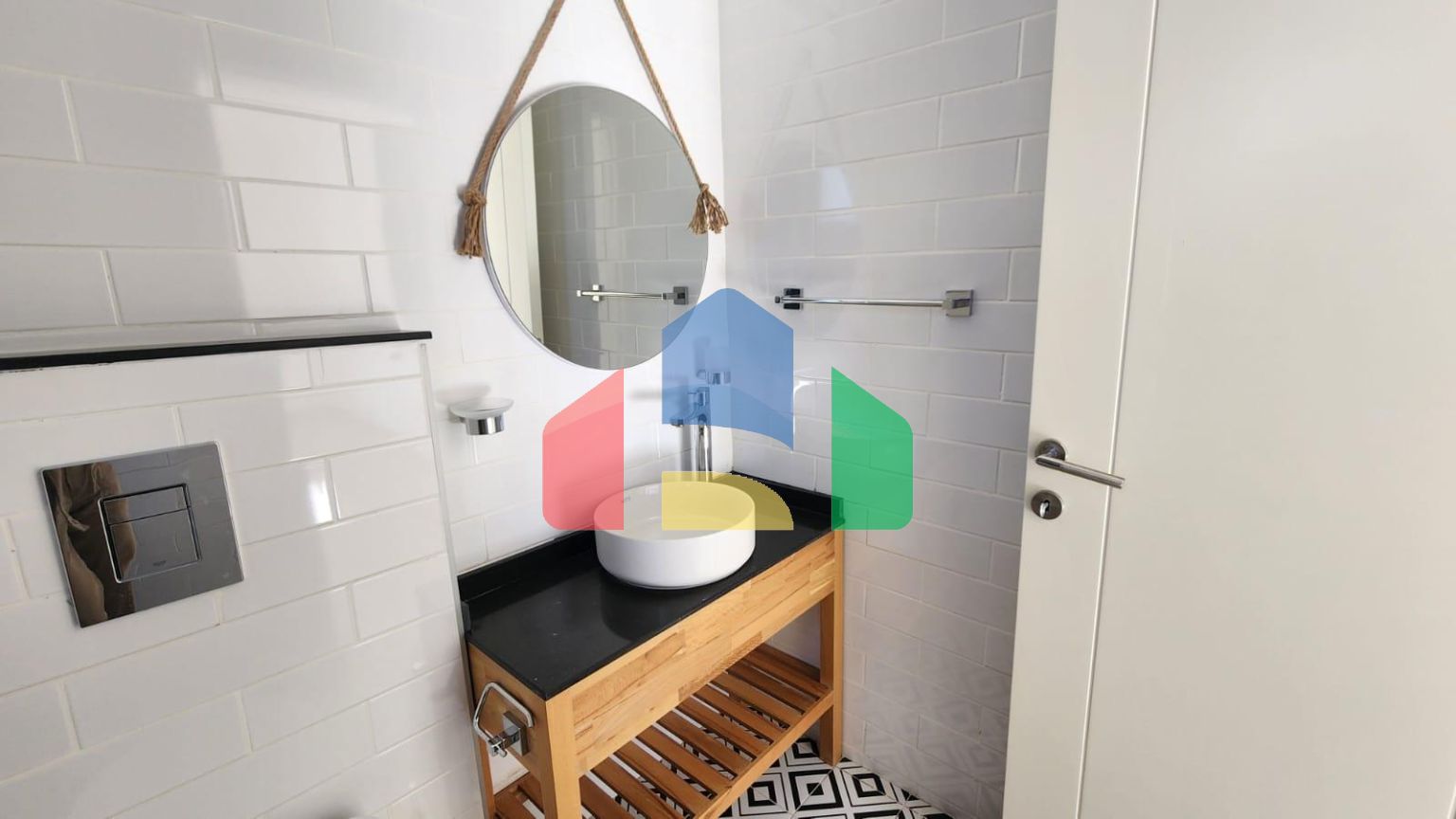 Трехкомнатная квартира 80 м2 с балконом в районе Илгаз