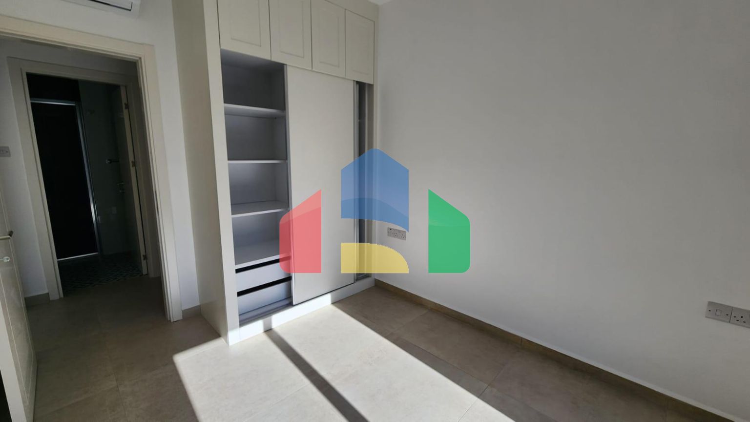 Трехкомнатная квартира 80 м2 с балконом в районе Илгаз