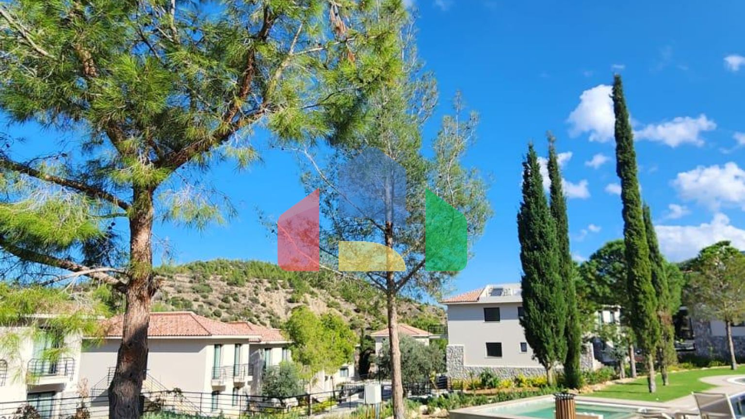 Трехкомнатная квартира 80 м2 с балконом в районе Илгаз