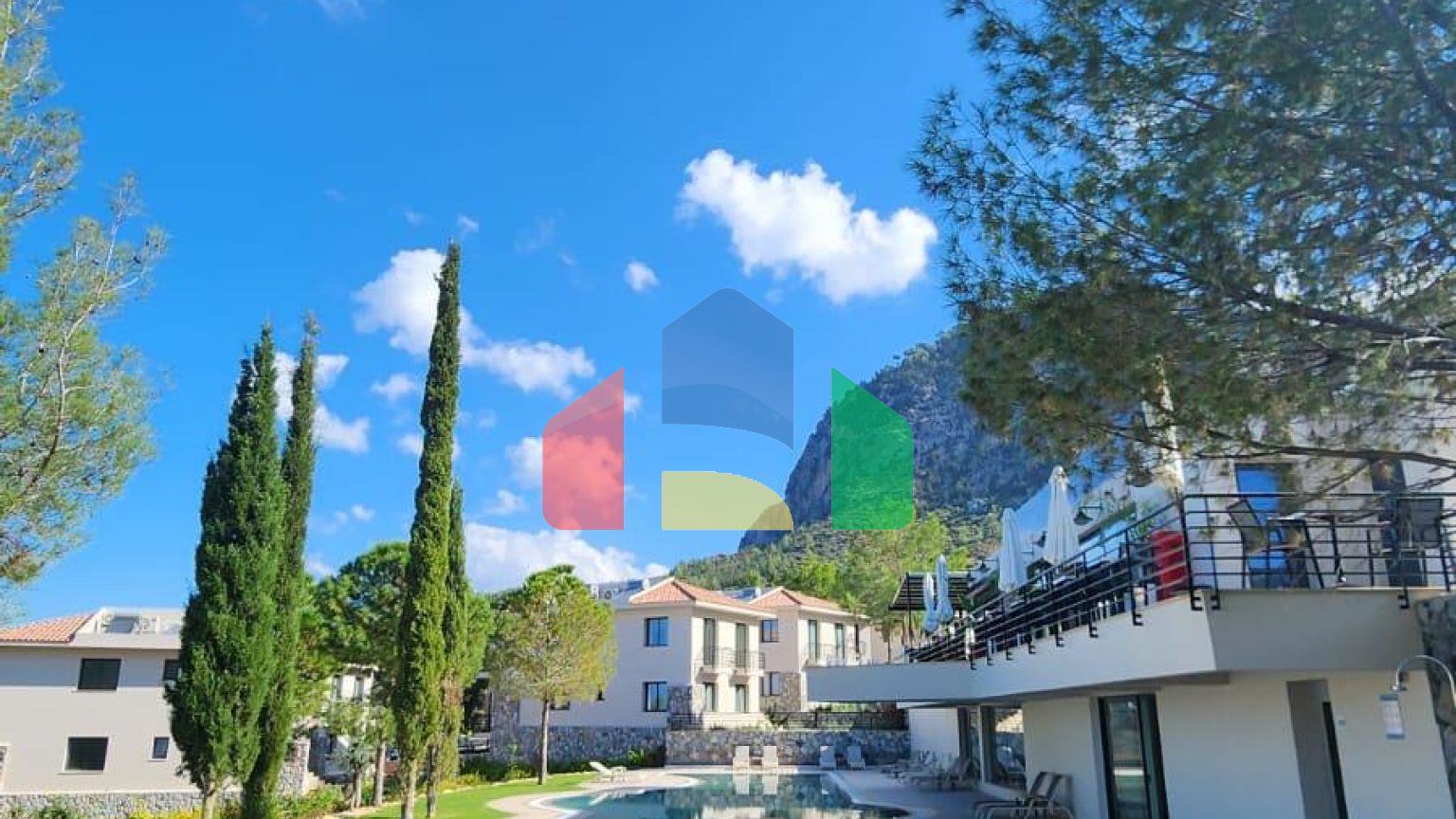 Трехкомнатная квартира 80 м2 с балконом в районе Илгаз